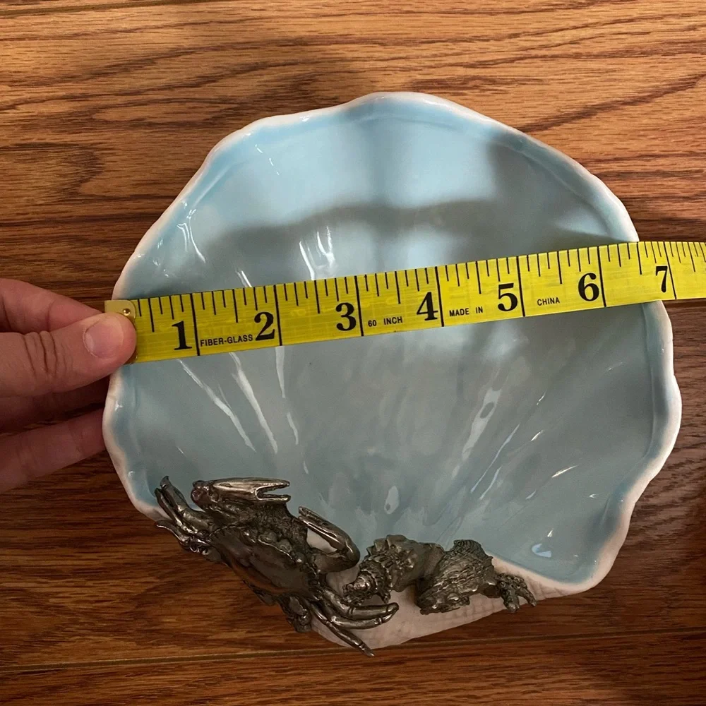 CERAMIC SEA SHELL DECORATIVE BOWL WITH CRAB ACCENT